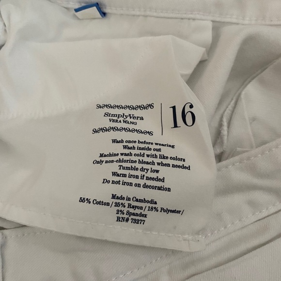 Simply Vera White Jeans - Capri - Picture 3 of 3